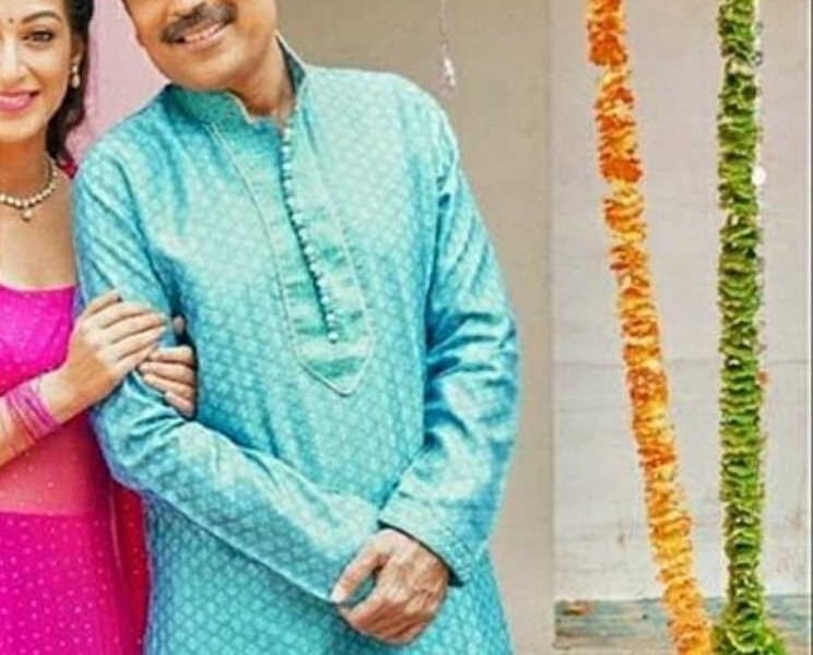 Tmkoc में रियल लाइफ में तारक मेहता की पत्नी है बेहद खूबसूरत, देखें