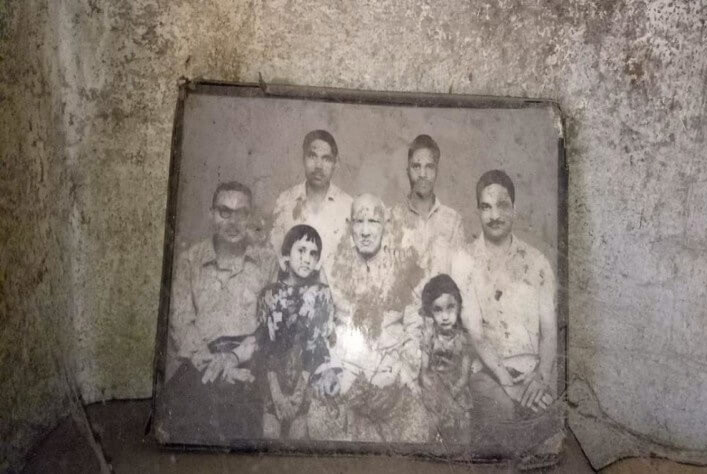 कभी ऐशो आराम की जिंदगी जीने वाली यह बहनें आज भीख मांग कर कर रही हैं गुजारा!!