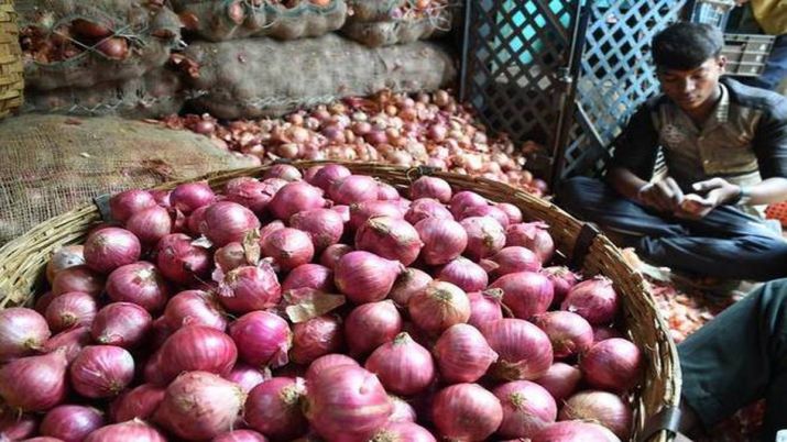 Onion Price: प्याज की कीमतों में आई गिरावट की वजह से पिछले महीने के आधे पर आई कीमत, जानिए क्या हैं नये भाव