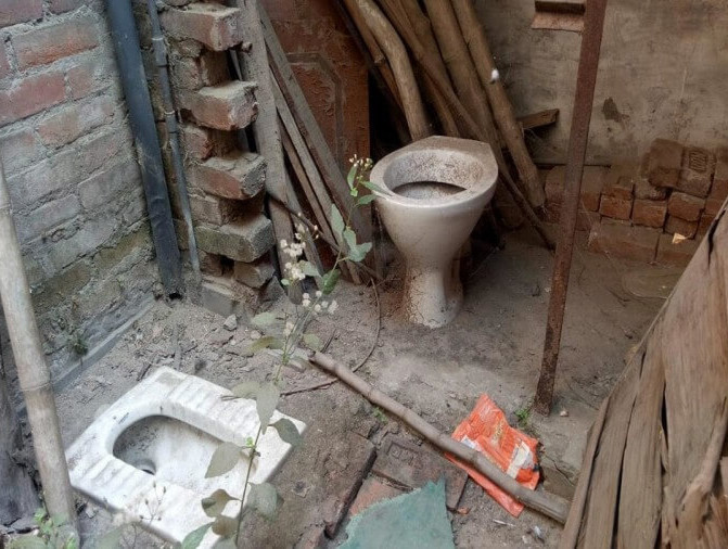कभी ऐशो आराम की जिंदगी जीने वाली यह बहनें आज भीख मांग कर कर रही हैं गुजारा!!