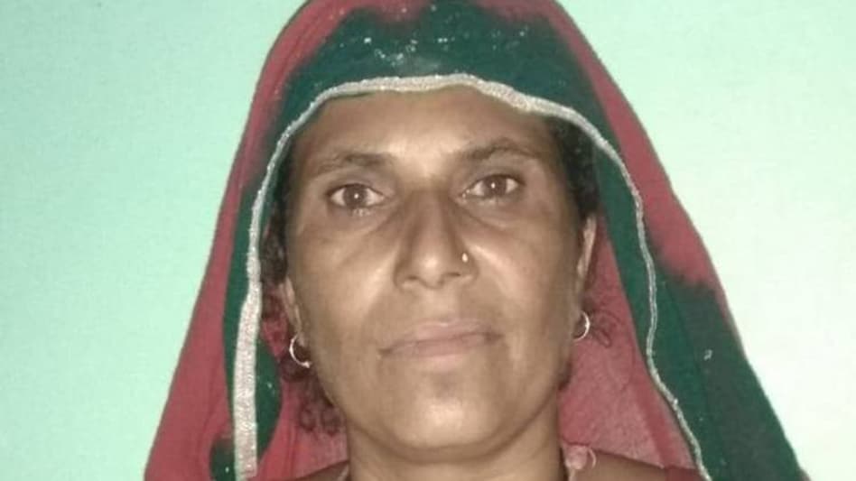 मजदूरी करके चलाती थी घर, इनकम टैक्स ने मारा छापा तो निकली 100 करोड़ की मालकिन