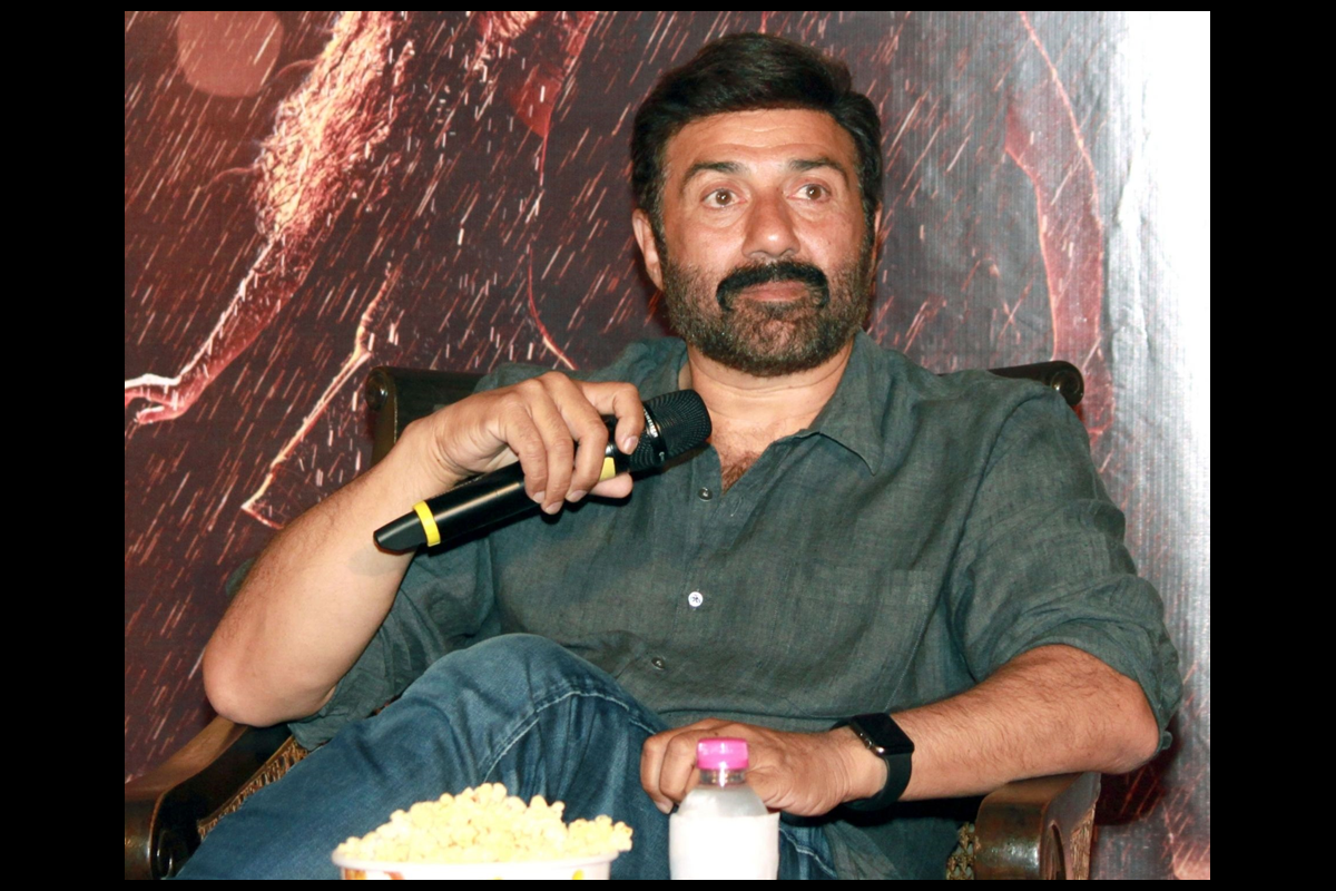 सलमान या अक्षय दोनों में से किसे एक्शन हीरो मानते हैं सनी देओल, जानिए क्या है सनी पाजी का जवाब