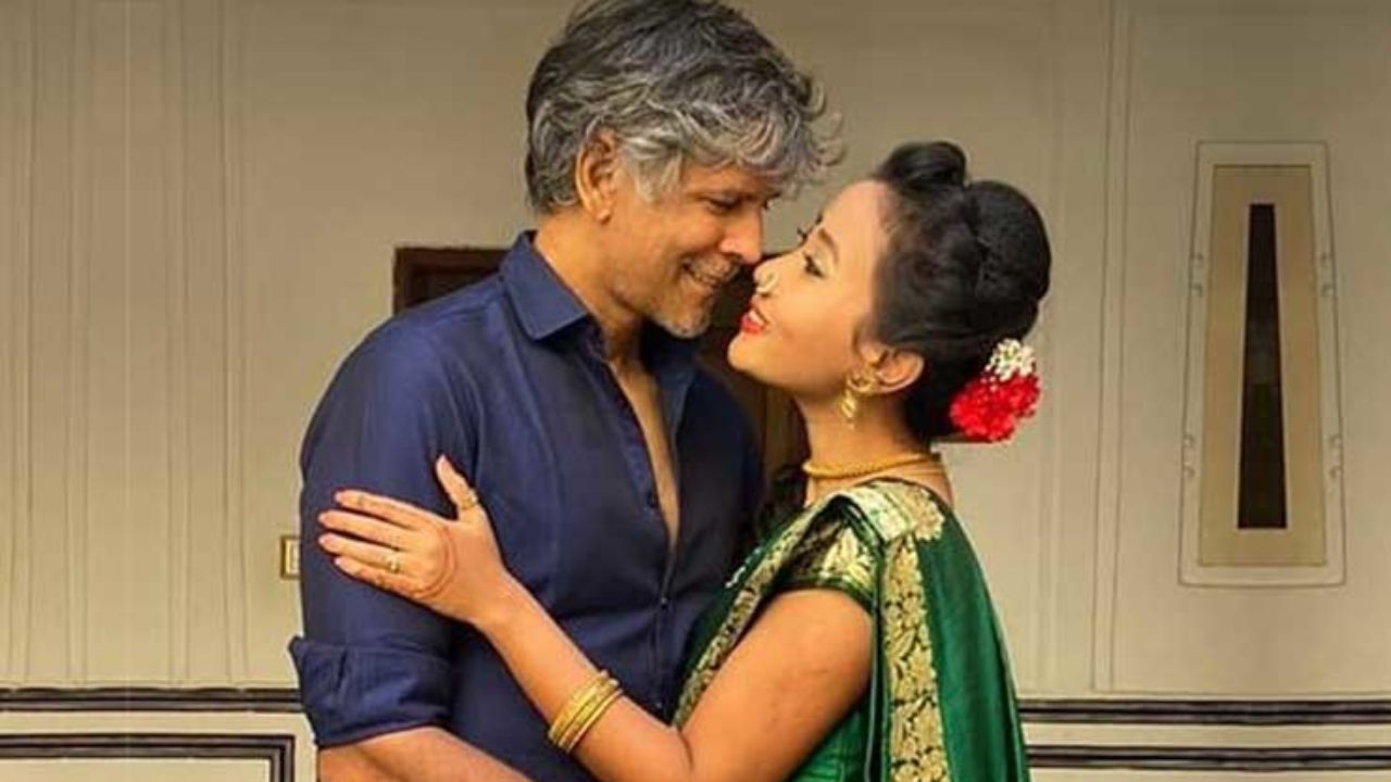 बॉयफ्रेंड की डेथ के बाद जानिए क्यों 26 साल बड़े मिलिंद सोमन से अंकिता कोंवर ने रचाई शादी, वजह कर सकती है हैरान
