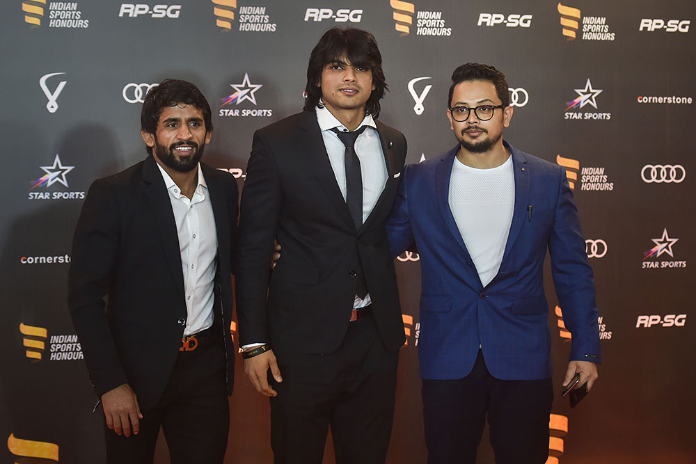 Neeraj Chopra: गोल्ड मेडल जीतने के बाद अब इतनी हो गई है नीरज चोपड़ा की कुल संपति
