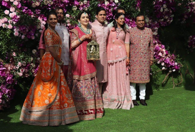 अंबानी खानदान का राजकुमार अब दिखने लगा है ऐसे, पहली बार सामने आई पृथ्वी अंबानी की तस्वीर