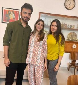 स्टार्स ने कुछ खास अंदाज में मनाया राखी का त्योहार, निक्की तंबोली ने कहा, भाई की आती है याद  