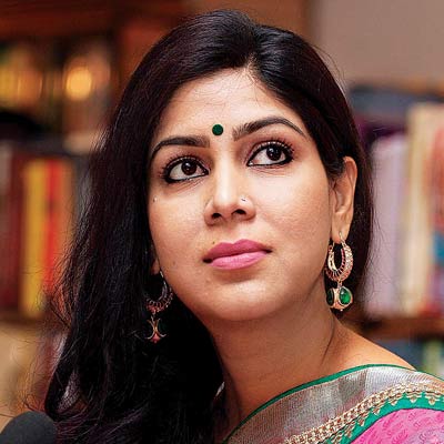 इन अभिनेत्रियों को 40 की उम्र में है दूल्हे का इंतजार, एक की तो कार्ड छपने के बाद टूटी शादी