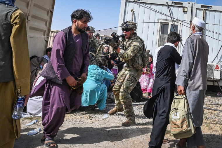 चार कार और एक हेलीकॉप्टर में कैश भरकर ले गए थे अशरफ गनी, अमेरिका ने रखी अफगानिस्तान को मान्यता देने की ये शर्त