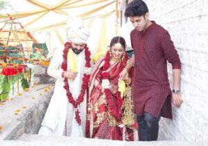 स्टार्स ने कुछ खास अंदाज में मनाया राखी का त्योहार, निक्की तंबोली ने कहा, भाई की आती है याद  