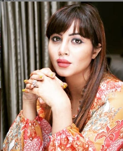 गणपति पूजा करने की वजह से Insta पर ट्रोल हुईं अर्शी खान, ट्रोलर्स वीडियो शेयर कर दिया जवाब