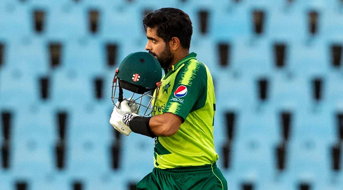 टी20 विश्व कप 2021 के लिए पाकिस्तान की टीम देख गुस्साए कप्तान बाबर आजम, चयनकर्ताओं को लगाई फटकार