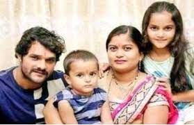 खेसारी लाल की पत्नी चंदा हैं बेहद खूबसूरत, पैसों की तंगी की वजह से एक साड़ी में गुजारे....