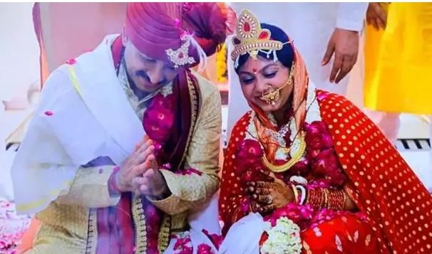 इन 5 नेताओं ने बुढ़ापे में बांधा सेहरा, एक ने तो 25 साल छोटी लड़की से रचाई शादी