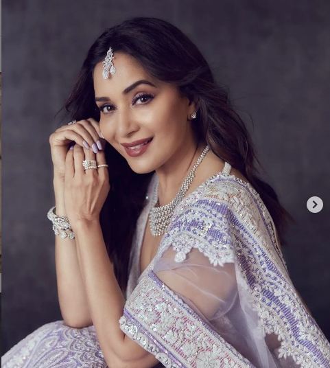 पति श्रीराम नेने ने माधुरी के साथ शेयर की थ्रोबैक पिक्चर, एक्ट्रेस को पहचानना हुआ मुश्किल
