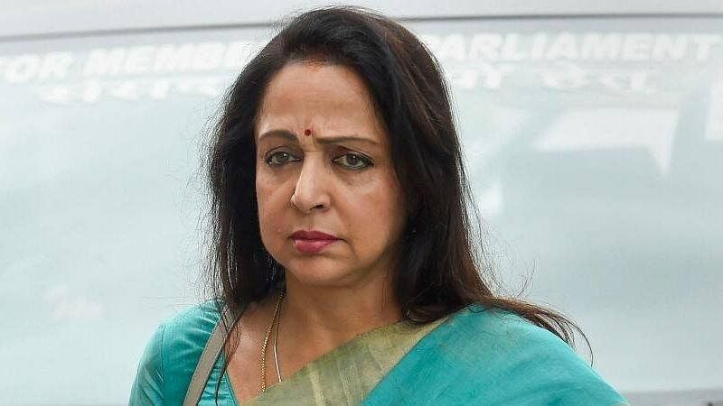 बॉलीवुड के इस न्यू ट्रेंड से ना खुश हैं हेमा मालिनी, कहा- आज कल की अभिनेत्रियों को ये सब बिलकुल भी नहीं आता