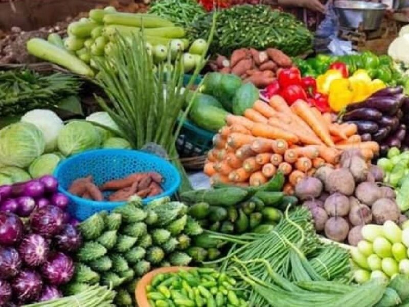 Vegetable Price : दिवाली से पहले सब्जियों के दाम में आई भारी गिरावट, जानिए अब कितनी रह गई है कीमत