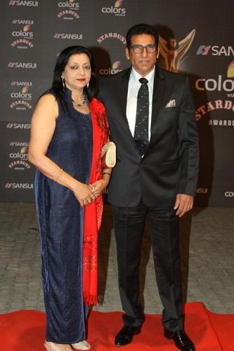 इन स्टार्स विलेन की पत्नियों के आगे ये हीरोईनें लगती हैं फींकी, लेकिन लाइमलाइट से रहती हैं दूर