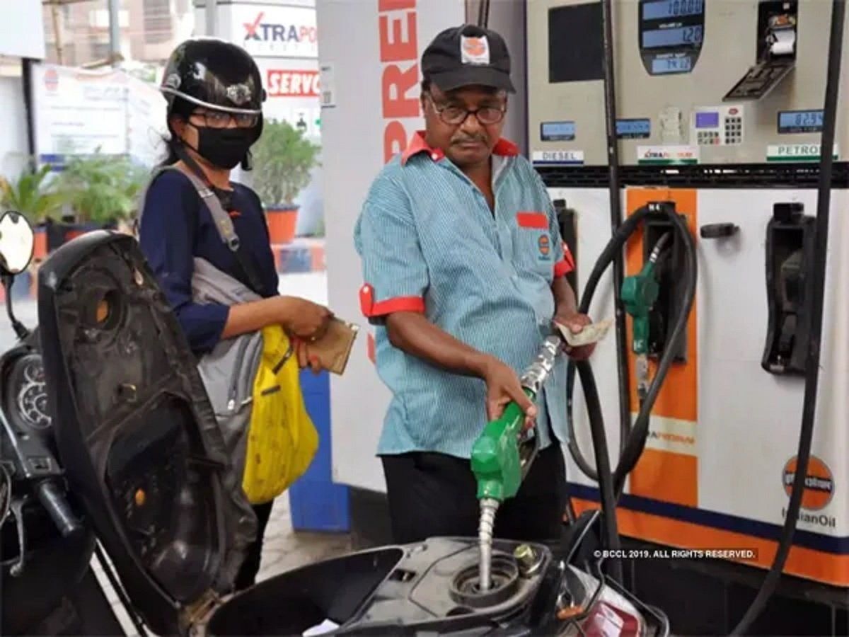 Petrol Diesel Price Today: राहत की खबर, आज भी नहीं बढ़े ईंधन के दाम, जानें क्या है आपके शहर का रेट
