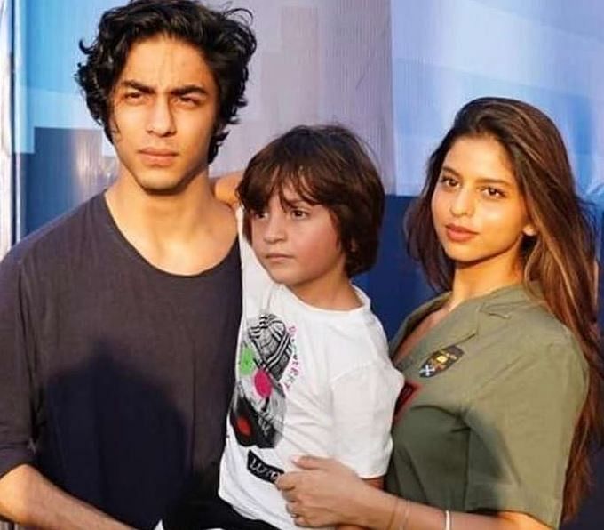 आर्यन के गिरफ्तारी के बाद मीका सिंह ने ली एनसीबी की चुटकी, क्रूज की फोटो शेयर कही ये बात  