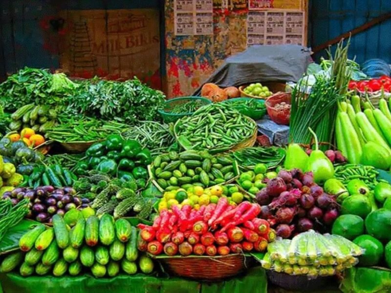 Today Vegetable Price : लगातार बढ़ रही महंगाई ने बढ़ाई लोगों की चिंता, खाने से पहले सोचने को हुए मजबूर