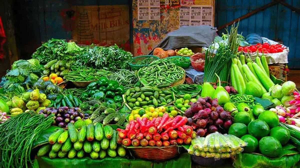 Today Vegetable Price : लगातार बढ़ रही महंगाई ने बढ़ाई लोगों की चिंता, खाने से पहले सोचने को हुए मजबूर