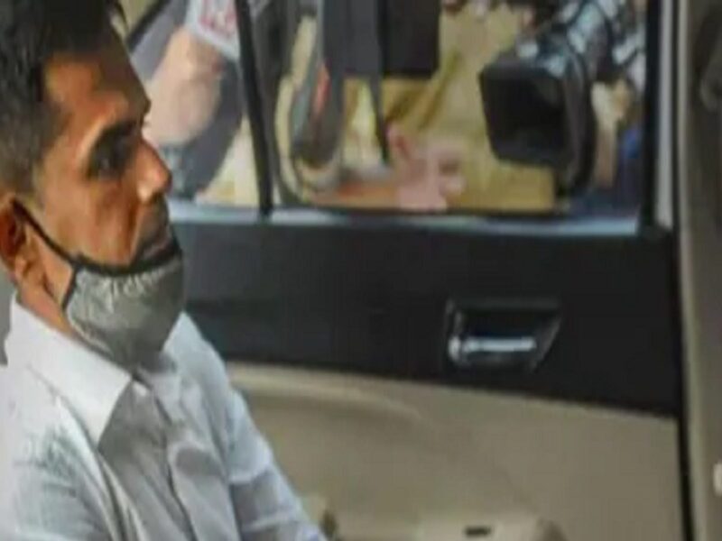 Aryan Drug Case : आर्यन खान को गिरफ्तार करने वाले एनसीबी अधिकारी समीर वानखेड़े पर मुंबई पुलिस की नजर, समीर ने लगाया जासूसी का आरोप