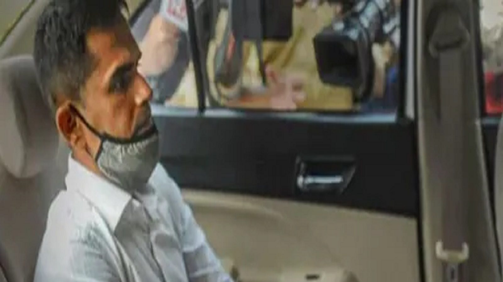 Aryan Drug Case : आर्यन खान को गिरफ्तार करने वाले एनसीबी अधिकारी समीर वानखेड़े पर मुंबई पुलिस की नजर, समीर ने लगाया जासूसी का आरोप
