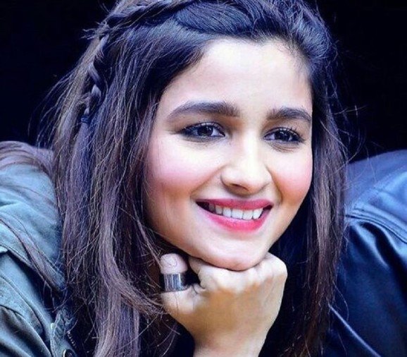 करीना से आलिया भट्ट तक सभी को भाया साउथ सिनेमा, इस एक्टर के साथ करेंगी काम