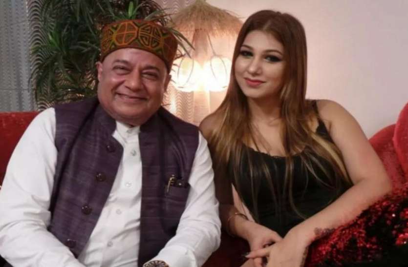एक महफिल में जब अनूप जलोटा भजन छोड़ गाने के लिए वीबी के लिए गाना, सभी हो गए हैरान