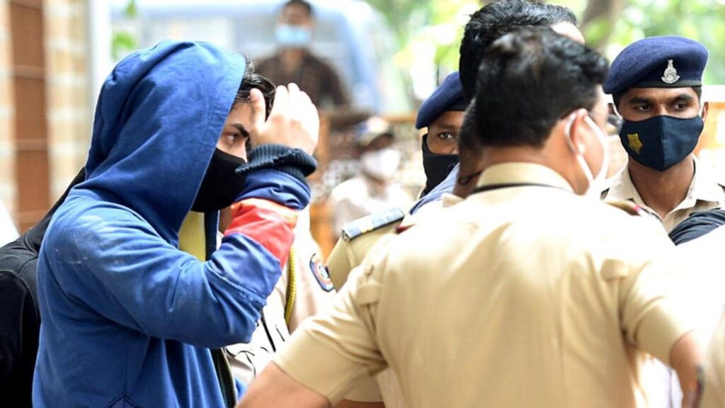 Aryan Drug Case : कम नहीं हो रही है आर्यन खान की मुश्किलें, इस बार ड्राइवर ने उगला ये राज....