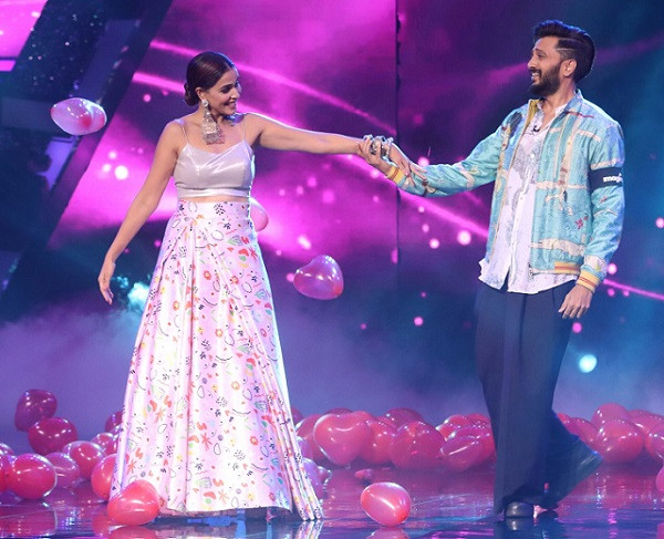 अयाज खान ने जेनेलिया डिसूजा को फिल्म के दौरान मारा था थप्पड़, अब रितेश देशमुख ने लिया बदला