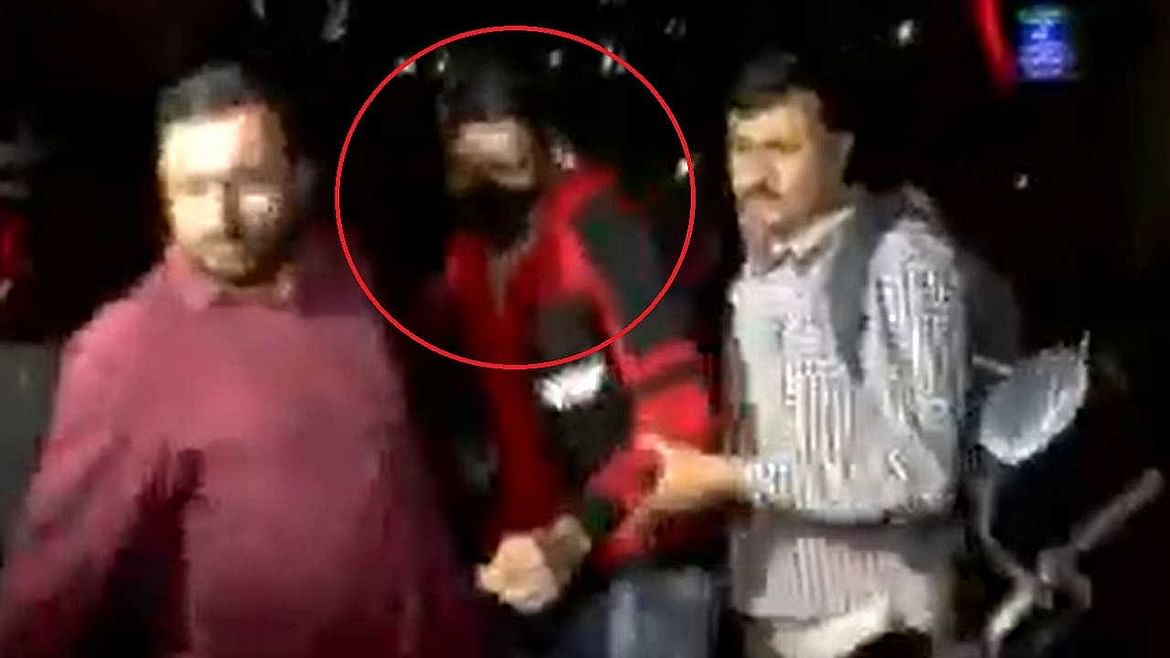 बड़ी खबर: शाहरुख खान के बेटे आर्यन को Ncb ने ड्रग पार्टी करते किया गिरफ्तार, खानी पड़ेगी अब जेल की हवा