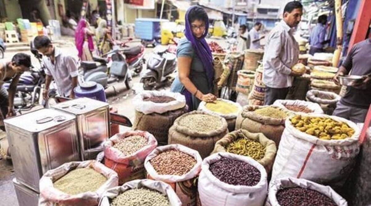 Today Vegetable Price : लगातार बढ़ रही महंगाई ने बढ़ाई लोगों की चिंता, खाने से पहले सोचने को हुए मजबूर