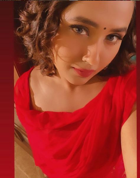 अक्षरा सिंह ही नहीं ये भोजपुरी की टॉप अभिनेत्रियां भी सिंगिंग में हैं माहिर, जानिए कौन-कौन हैं लिस्ट में शामिल