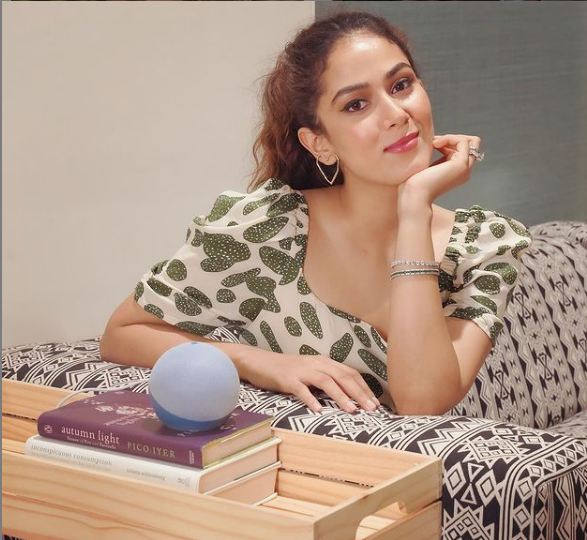 &Quot;इसके कपड़े धीरे-धीरे छोटे होते जा रहे हैं&Quot; एयरपोर्ट पर शॉर्ट्स की वजह से ट्रोल हुई शाहिद कपूर की पत्नी मीरा राजपूत