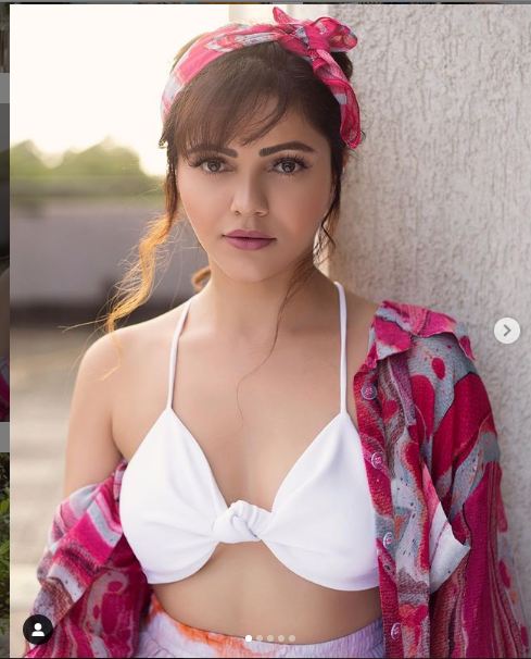मालदीव से लौटने के बाद रुबीना दिलैक ने शेयर की बैकलेस बिकिनी में फोटोज, फैंस हुए बेकाबू