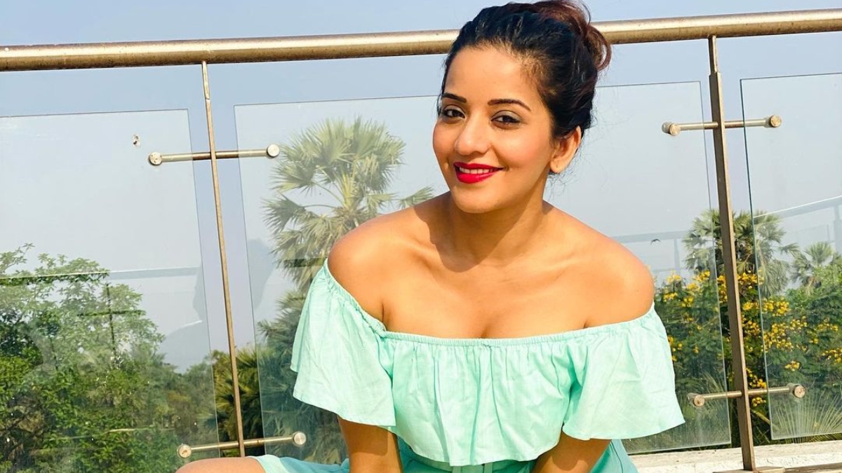 मोनालिसा ने बोल्ड अंदाज में मचाई सनसनी, फैंस ने कर दिया प्रपोज, वीडियो वायरल