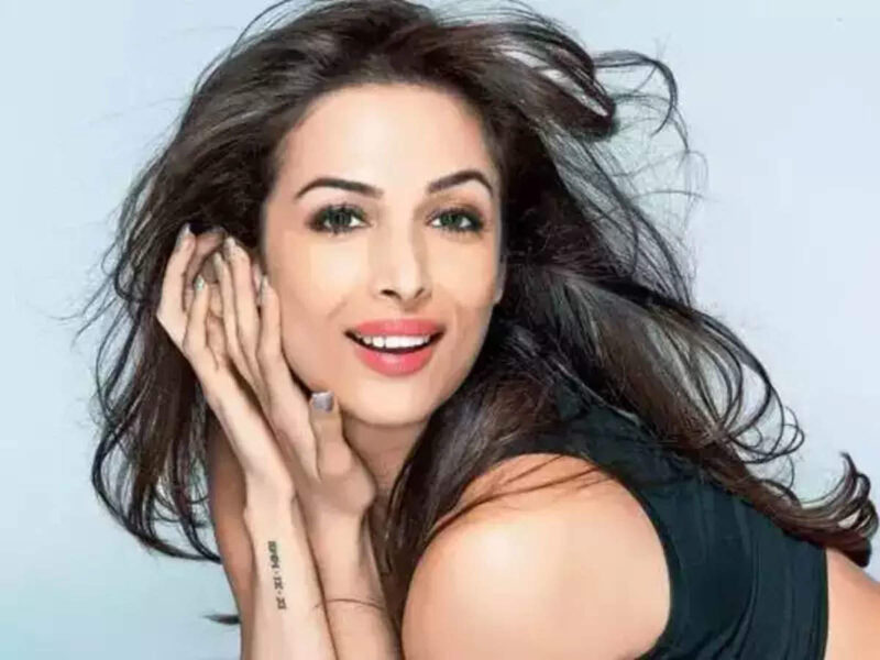 Malaika Dance Video : मलाइका ने छत पर दिखाए शानदार हिप्स मूव्स, यूजर्स ने किए ऐसे कमेंट्स, वीडियो वायरल