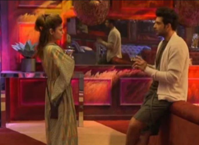 Bb15:  करण कुंद्रा ने कैप्टेंसी के दौरान खेला डबल गेम, तेजस्वी ने गुस्से में कहा- मेरे साथ....