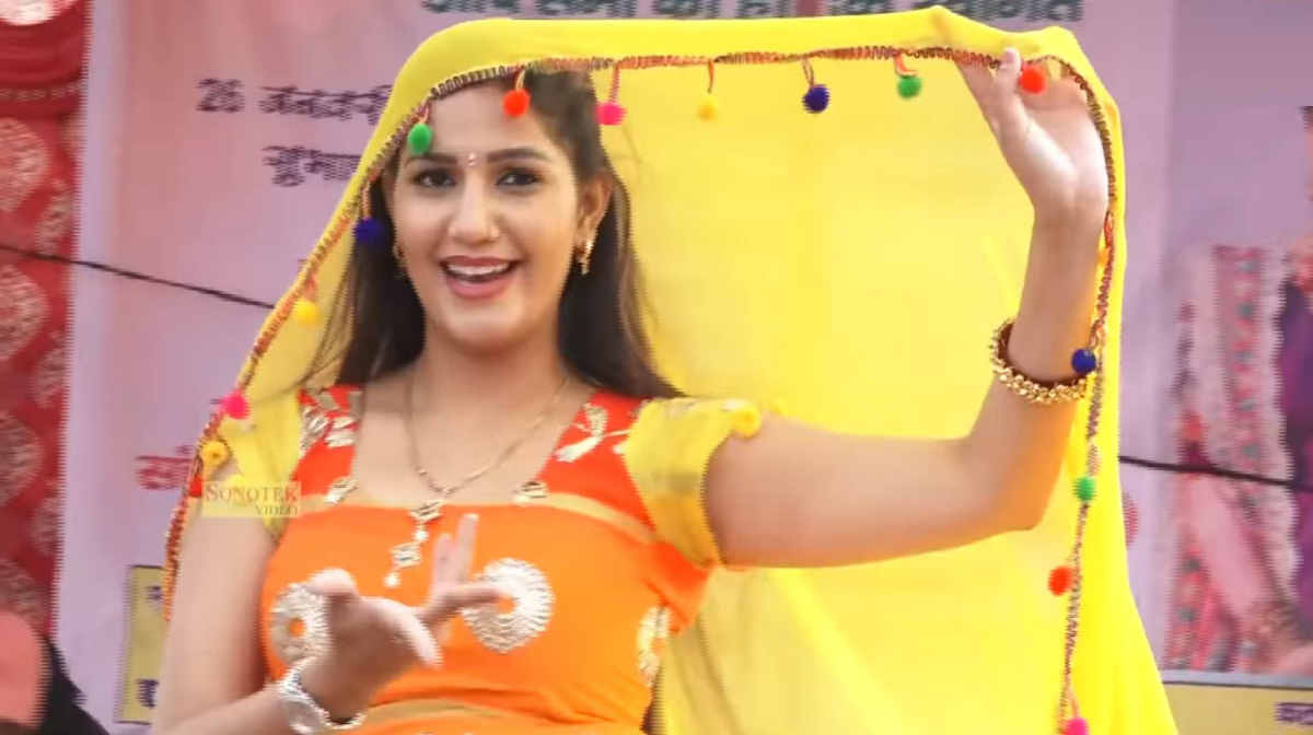 पीले रंग की सूट में सपना चौधरी ने 'पतली कमर' गाने पर मटकाई कमर, फैंस ने किया ऐसा कमेंट्स, वीडियो वायरल
