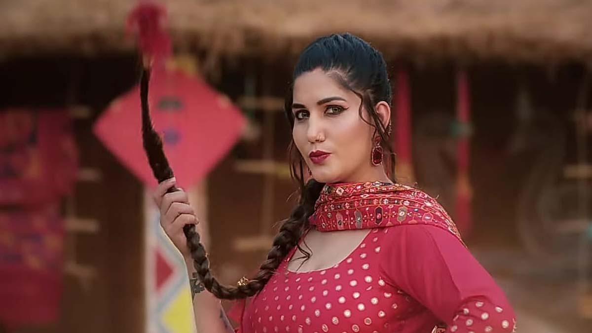 पीले रंग की सूट में सपना चौधरी ने 'पतली कमर' गाने पर मटकाई कमर, फैंस ने किया ऐसा कमेंट्स, वीडियो वायरल