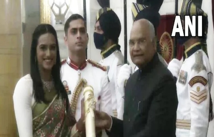 Padma Awards : खेल जगत की इन मशहूर हस्तियों को राष्ट्रपति ने किया सम्मानित, मैरी कॉम को पद्म विभूषण तो पीवी सिंधु को मिला पद्म भूषण