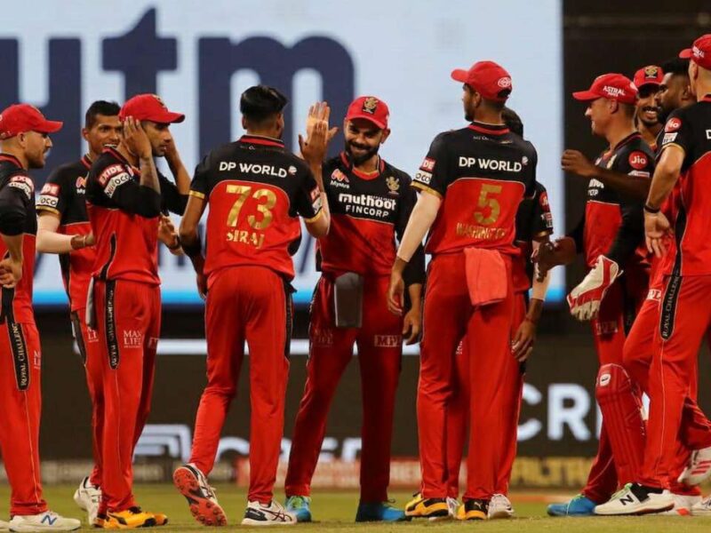 Ipl Mega Auction : हर हाल में इन 4 खिलाड़ियों को रिटेन करना चाहेगी Rcb, अकेले दम पर मैच जिताने में हैं माहिर