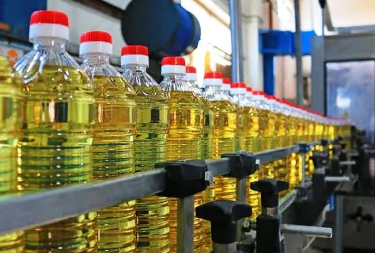 Edible Oil Price : दिवाली से पहले सस्ता हुआ खाने में इस्तेमाल करने वाला तेल, इन कंपनियों ने घटाए दाम