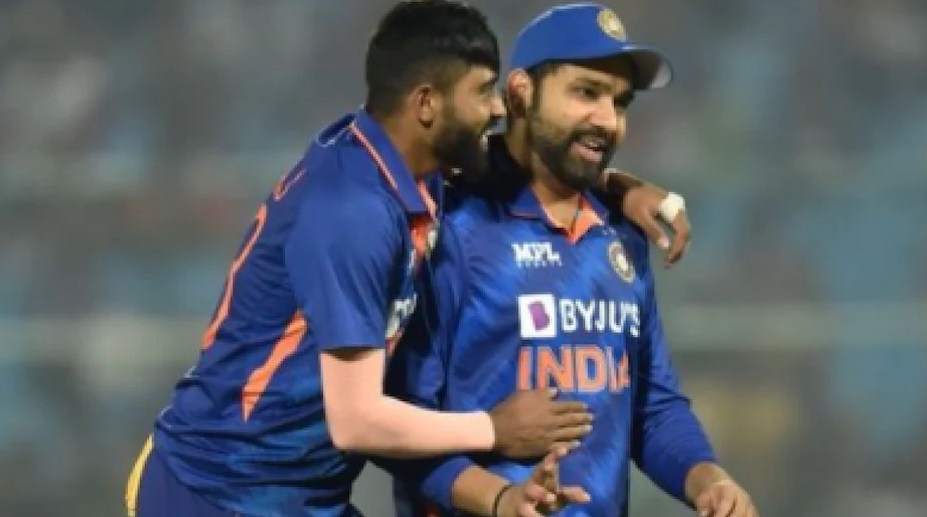 Ind Vs Nz : कप्तान बनते ही रोहित शर्मा ने विराट कोहली के गेंदबाज को मारा थप्पड़, जमकर वायरल हो रहा वीडियो