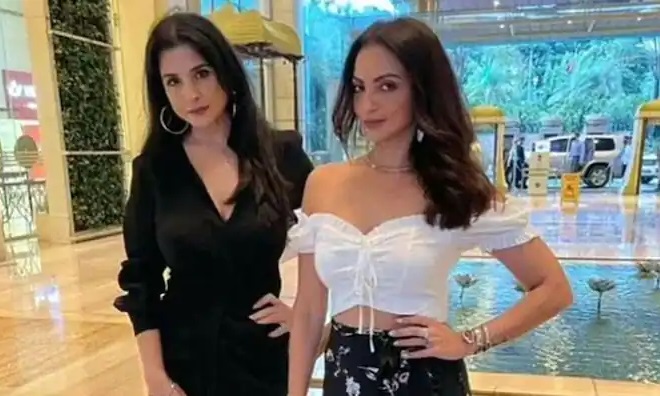  Seema Khan Maheep Kapoor