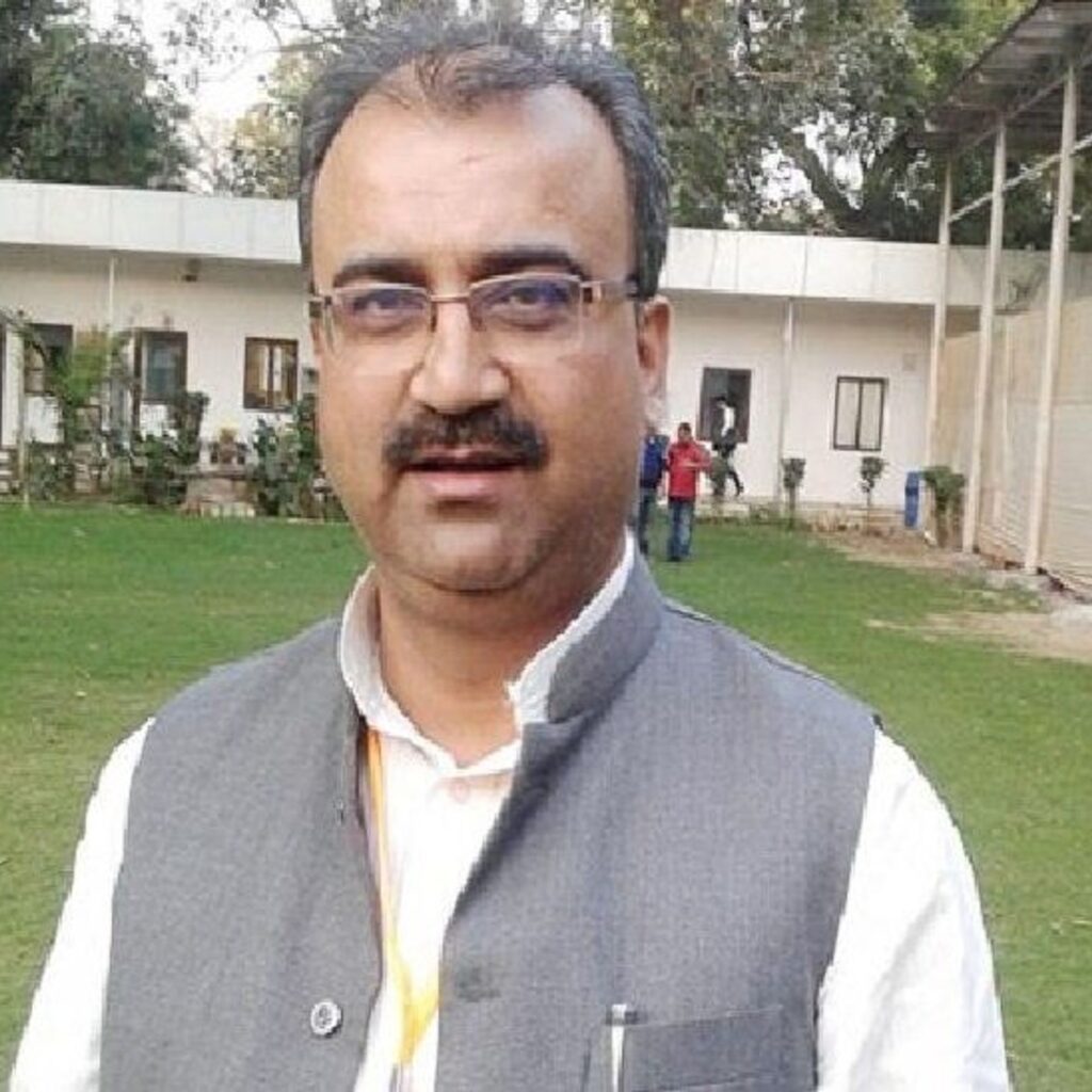 Covid- 19 Omicron : ओमिक्रोन ने बजाई खतरे की घंटी, पिछले 24 घंटे में 2,796 लोगों की हुई मौत