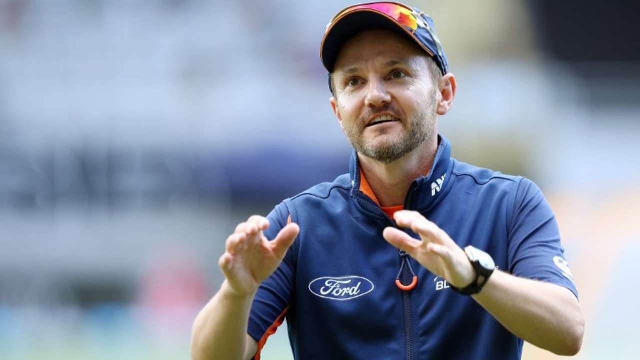 Ind Vs Nz: न्यूजीलैंड टीम पर गिर रहे है मुसीबतो के पहाड़, भारत से सीरीज हारने के बाद केन विलियमसन (Kane Williamson) को ‘छोड़ना’ होगा क्रिकेट 2 Mike Hesson