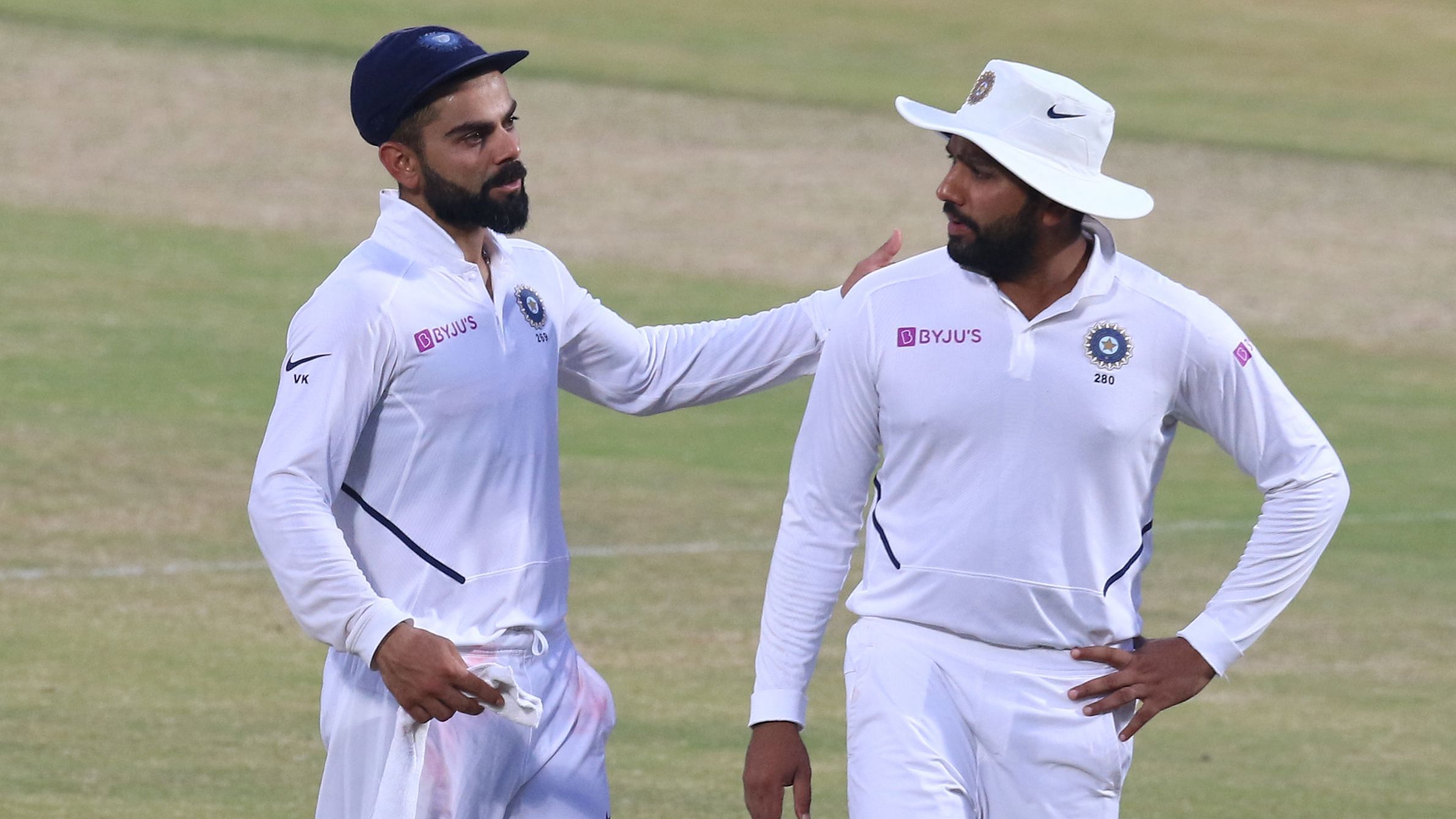 Ind Vs Sa : विराट कोहली और रोहित शर्मा के बीच कोल्ड वॉर- कुछ तो गड़बड़ है, दोनों एक दूसरे की कप्तानी में नहीं खेलना चाहते 2 Virat Kohli And Rohit Sharma