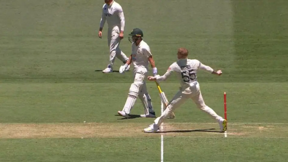 Ashes Series: बेन स्टोक्स ने फेंकी 14 नो बॉल, पूर्व अंपायर साइमन टफेल ने इसके लिए तीसरे अंपायर की आलोचना की 2 एशेज सीरीज
